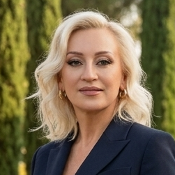 Олена Манжос